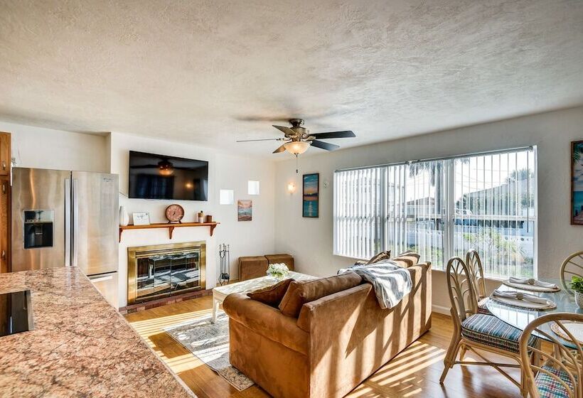 Ormond Beach Home: Walk To Community Beach!