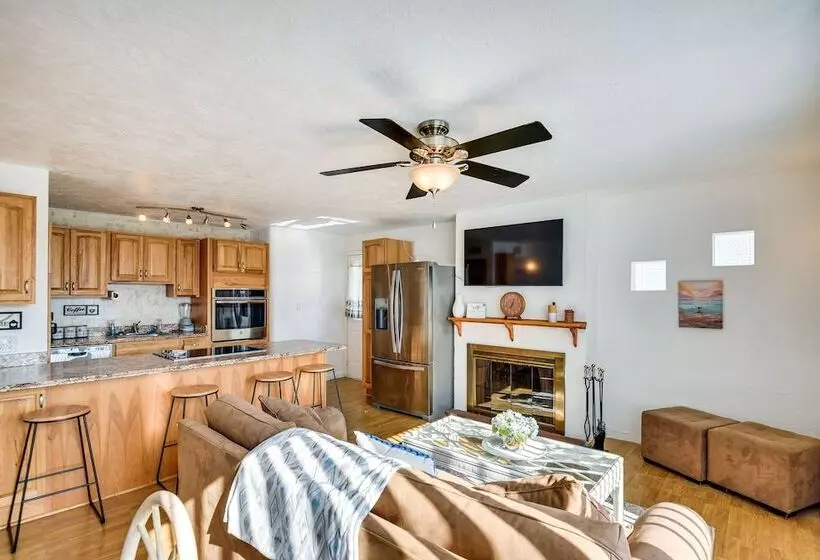 Ormond Beach Home: Walk To Community Beach!