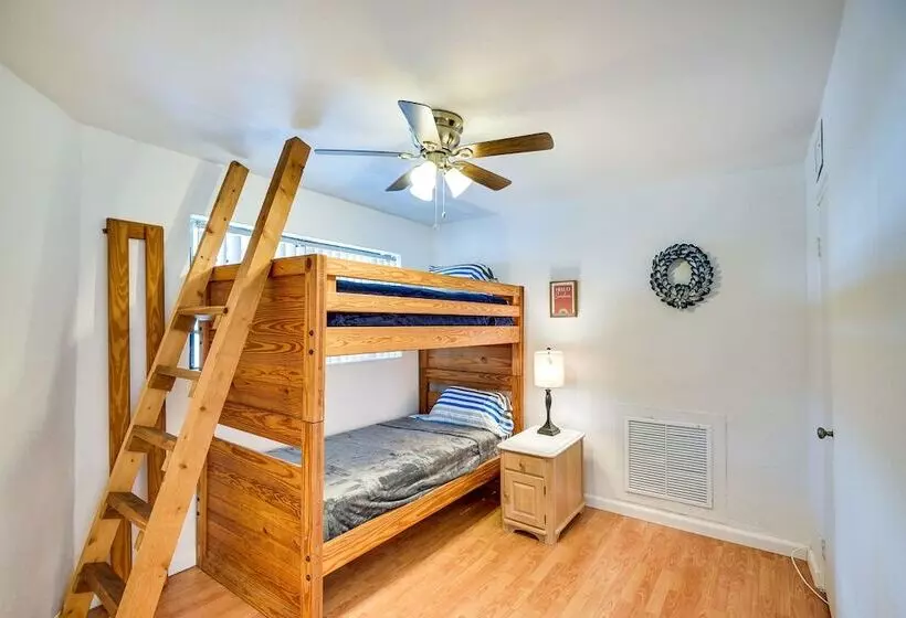 Ormond Beach Home: Walk To Community Beach!