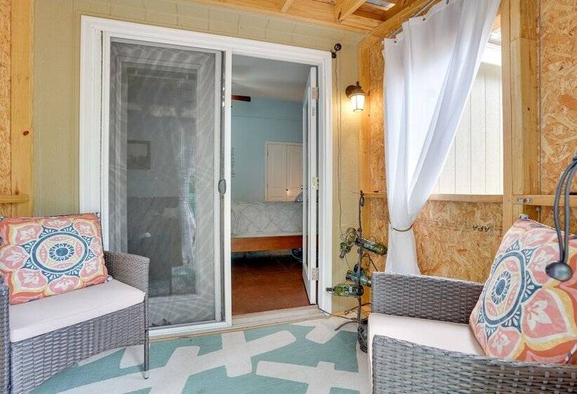 Buchanan Home W/ Deck, 4 Mi To Paris Landing!