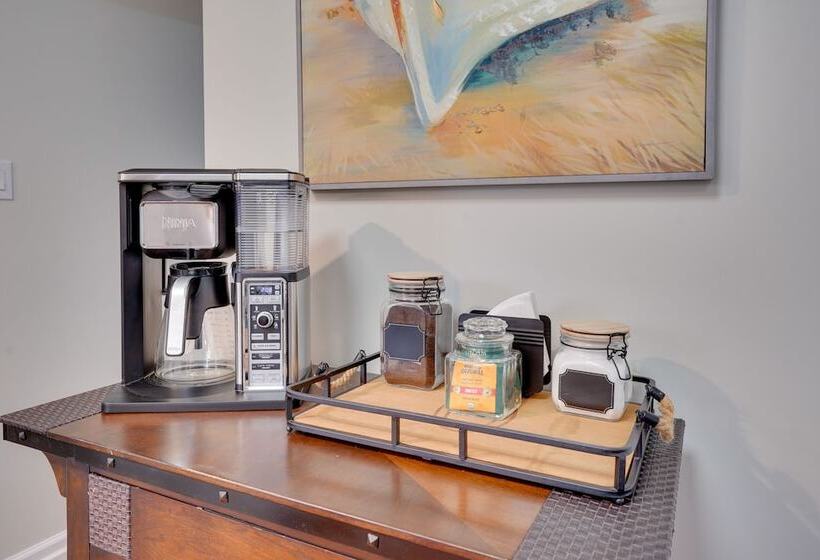 Buchanan Home W/ Deck, 4 Mi To Paris Landing!