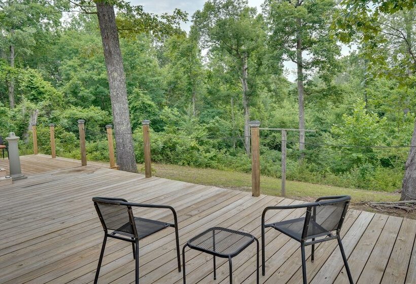 Buchanan Home W/ Deck, 4 Mi To Paris Landing!