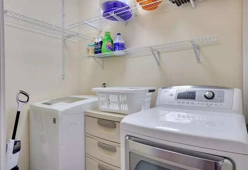 Buchanan Home W/ Deck, 4 Mi To Paris Landing!