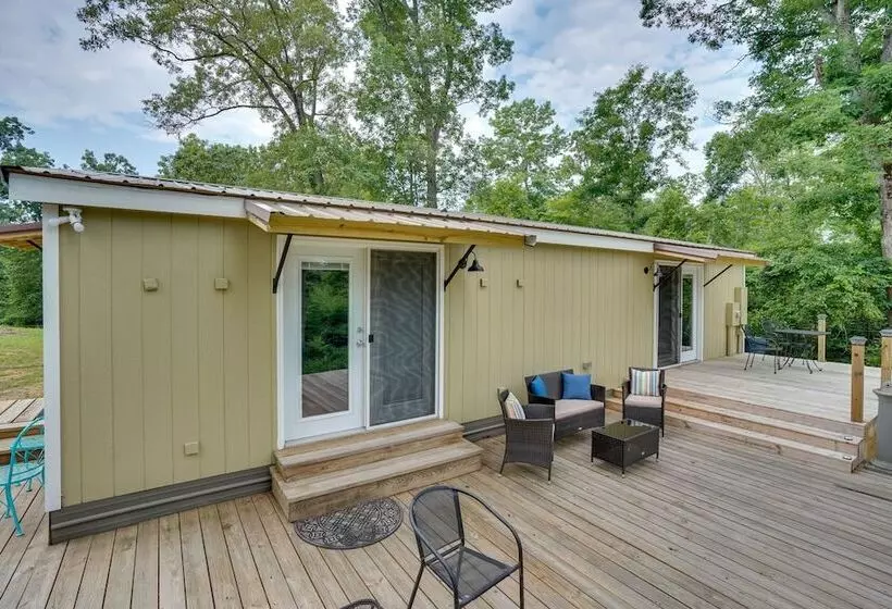 Buchanan Home W/ Deck, 4 Mi To Paris Landing!