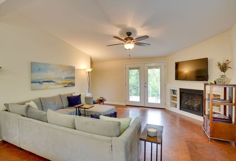 Buchanan Home W/ Deck, 4 Mi To Paris Landing!