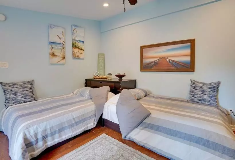 Buchanan Home W/ Deck, 4 Mi To Paris Landing!