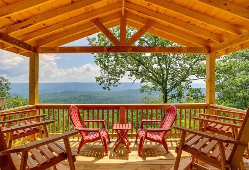 Mtn View Gem: Flat Rock Retreat W/ Deck & Grill!