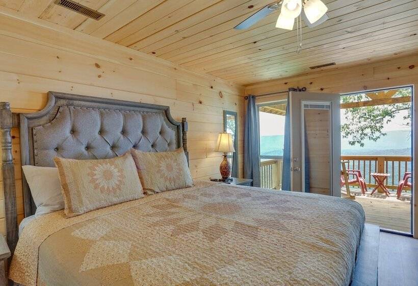 Mtn View Gem: Flat Rock Retreat W/ Deck & Grill!