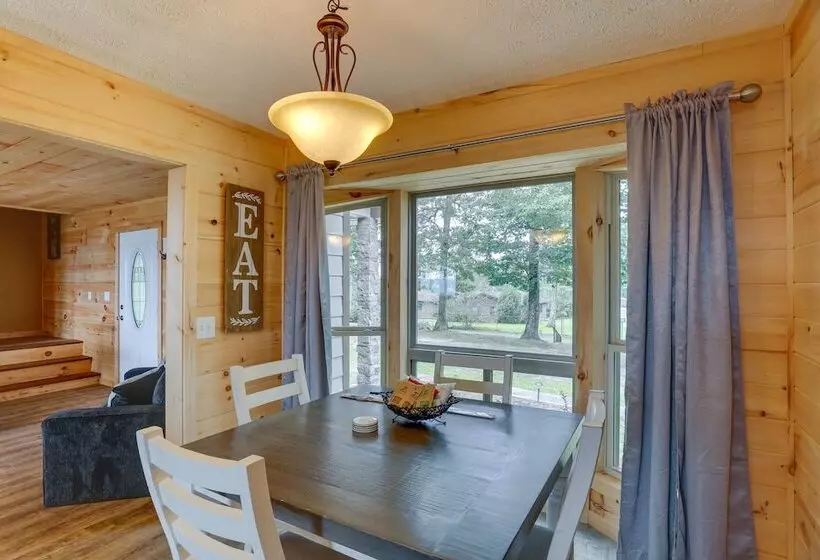 Mtn View Gem: Flat Rock Retreat W/ Deck & Grill!