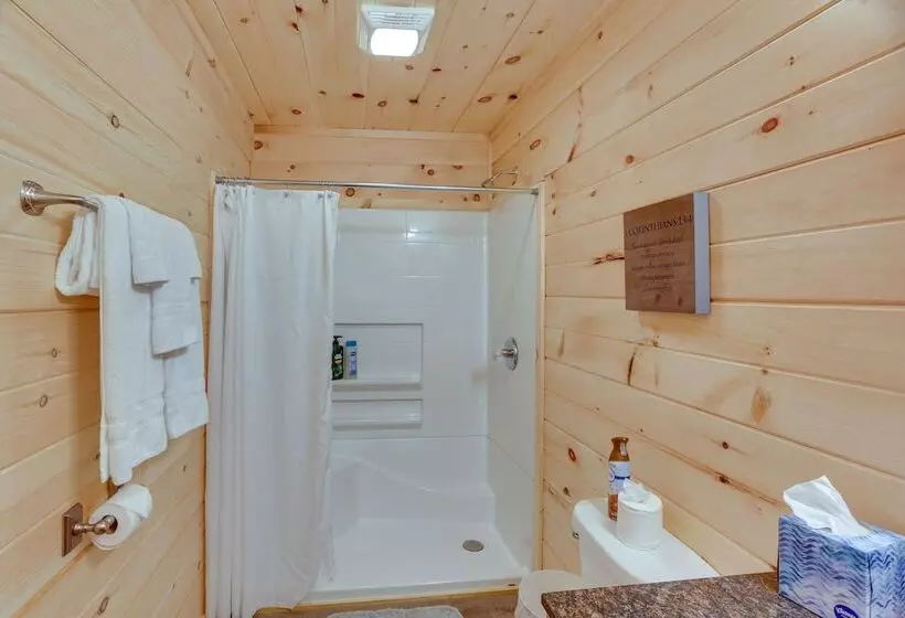 Mtn View Gem: Flat Rock Retreat W/ Deck & Grill!