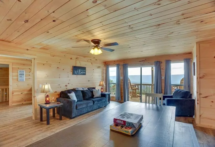 Mtn View Gem: Flat Rock Retreat W/ Deck & Grill!