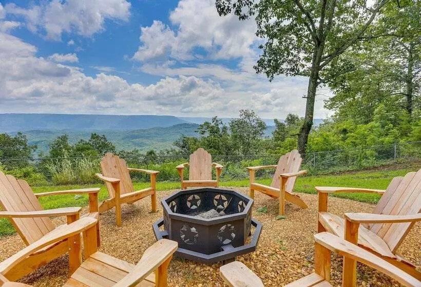 Mtn View Gem: Flat Rock Retreat W/ Deck & Grill!