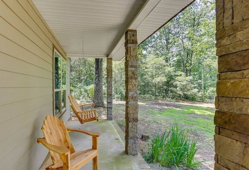 Mtn View Gem: Flat Rock Retreat W/ Deck & Grill!