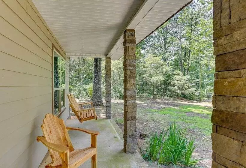 Mtn View Gem: Flat Rock Retreat W/ Deck & Grill!