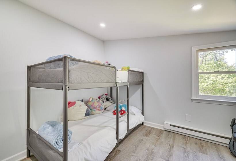 Community Perks: Family Poconos Home W/ Deck!