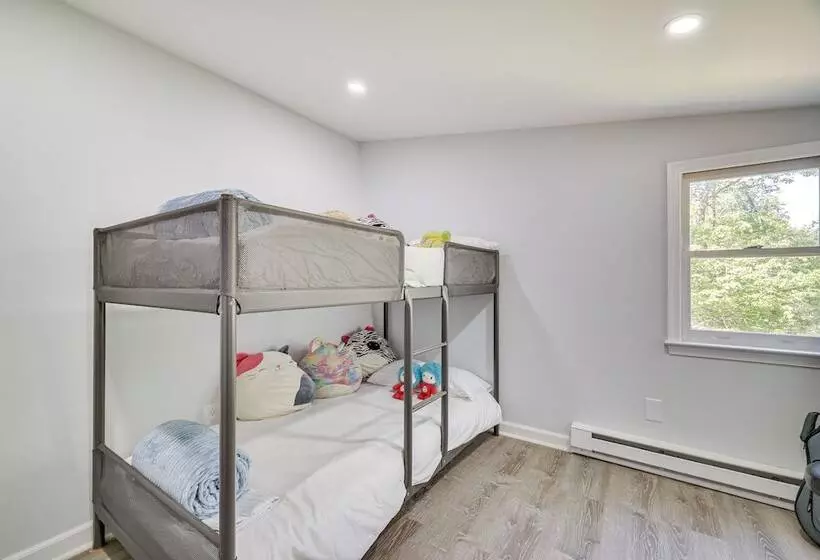 Community Perks: Family Poconos Home W/ Deck!