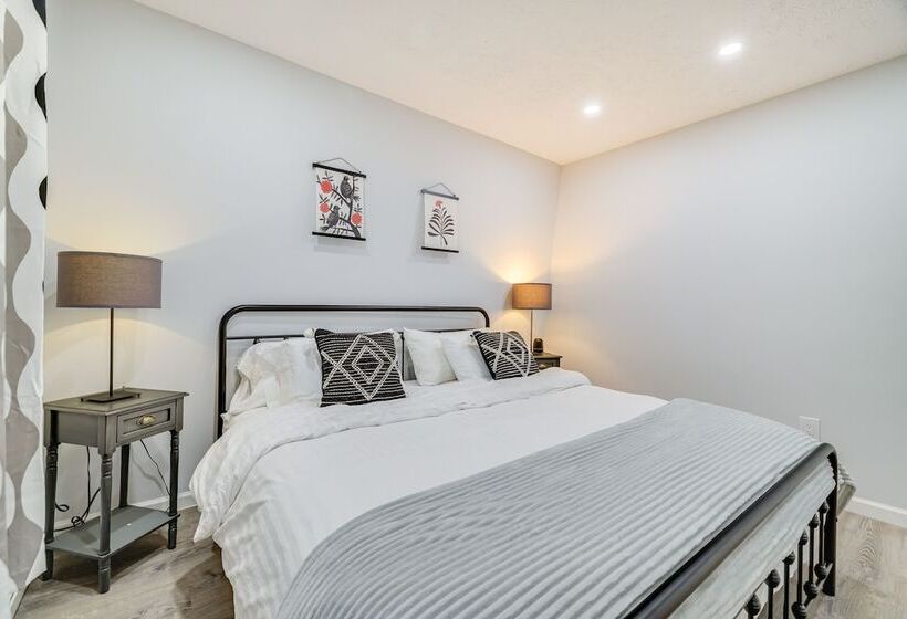 Community Perks: Family Poconos Home W/ Deck!