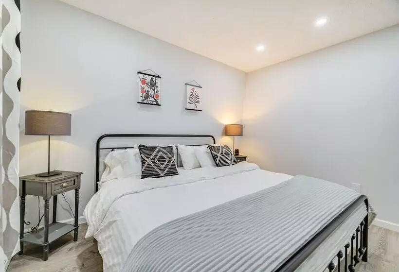 Community Perks: Family Poconos Home W/ Deck!