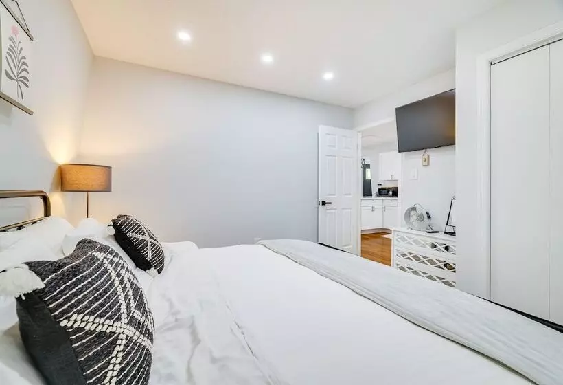 Community Perks: Family Poconos Home W/ Deck!