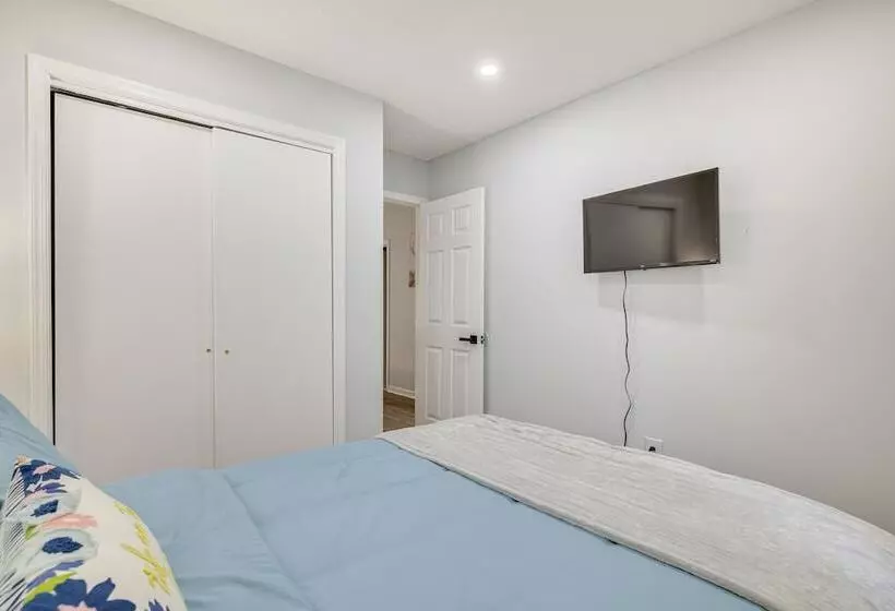 Community Perks: Family Poconos Home W/ Deck!