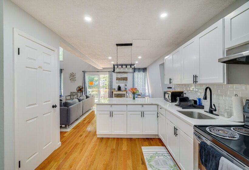 Community Perks: Family Poconos Home W/ Deck!