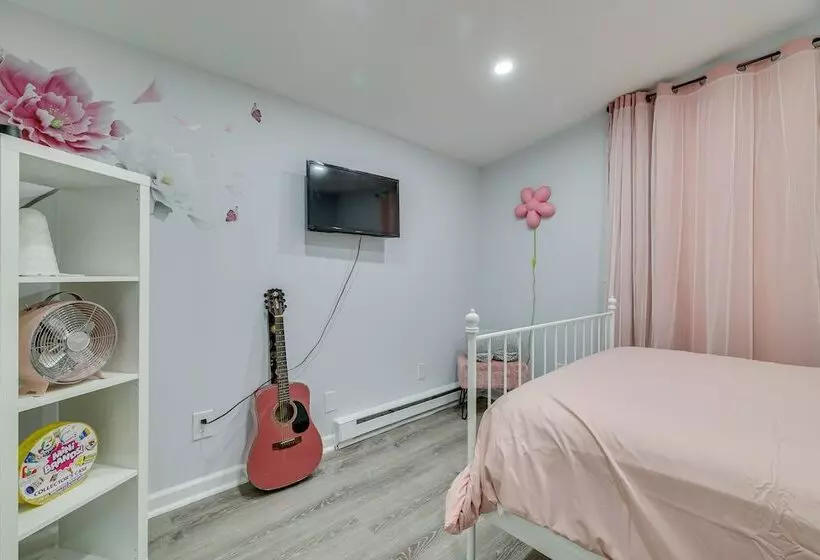 Community Perks: Family Poconos Home W/ Deck!