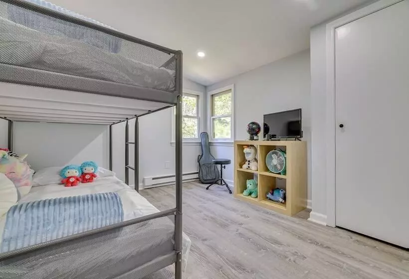 Community Perks: Family Poconos Home W/ Deck!