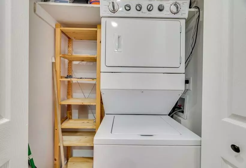 Community Perks: Family Poconos Home W/ Deck!