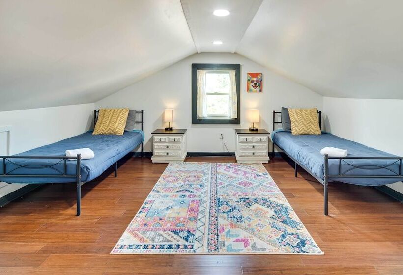 Cozy Brevard Vacation Rental: 1 Block To Main St