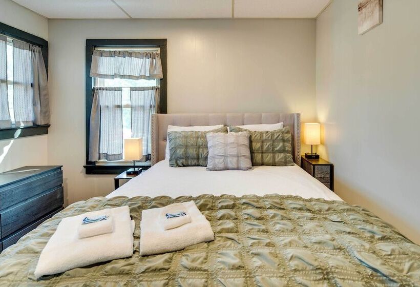 Cozy Brevard Vacation Rental: 1 Block To Main St