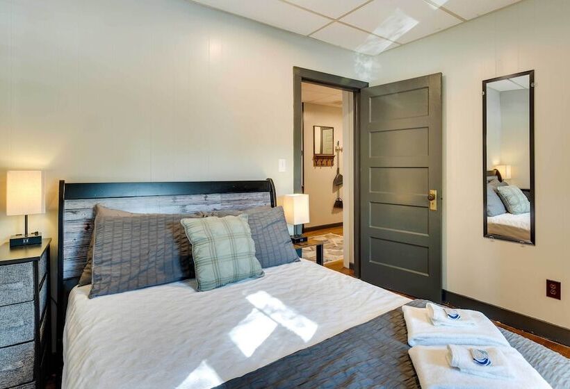 Cozy Brevard Vacation Rental: 1 Block To Main St