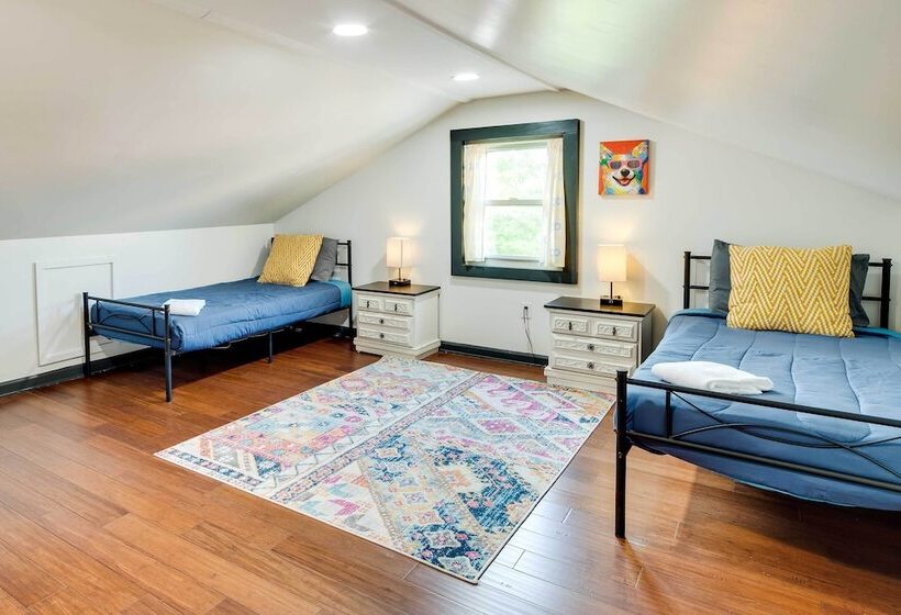 Cozy Brevard Vacation Rental: 1 Block To Main St