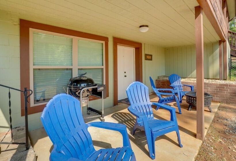 Cozy East Texas Retreat Near Lake O The Pines!