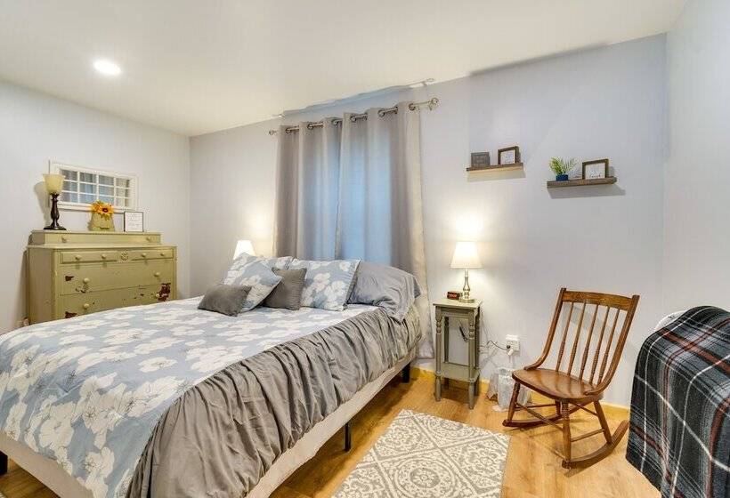 Cozy New York Abode Porch, Near Fishing & Hiking