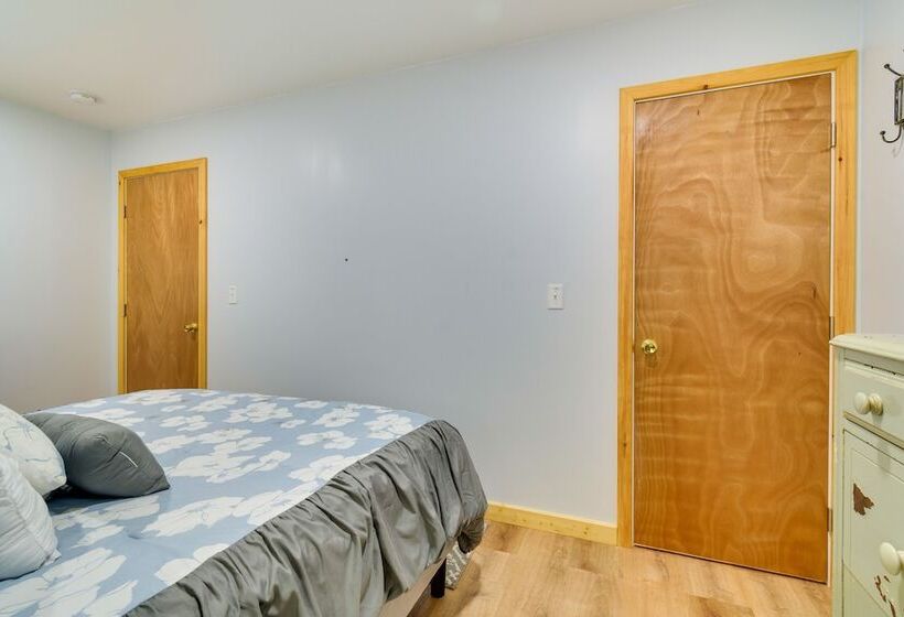 Cozy New York Abode Porch, Near Fishing & Hiking