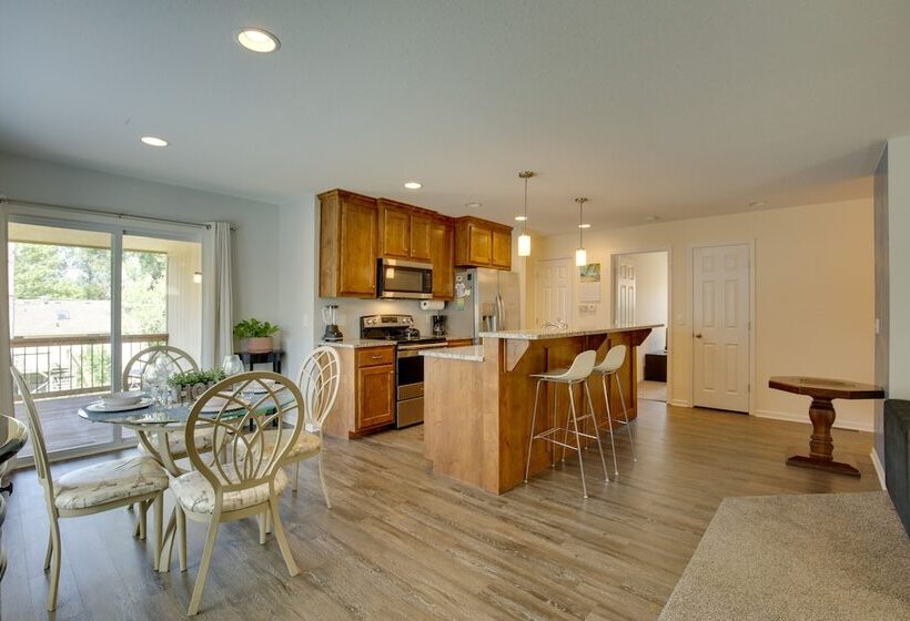 Family Friendly Lansing Home With Covered Balcony!