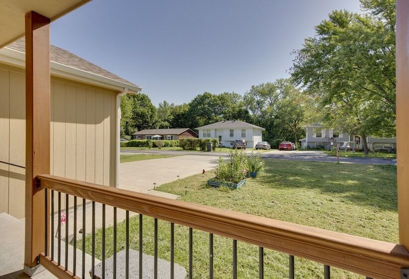 Family Friendly Lansing Home With Covered Balcony!