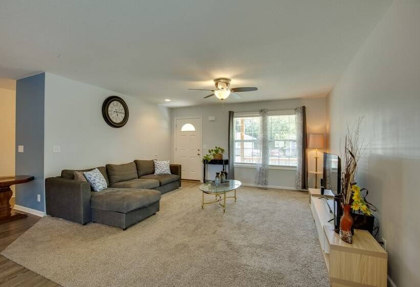 Family Friendly Lansing Home With Covered Balcony!