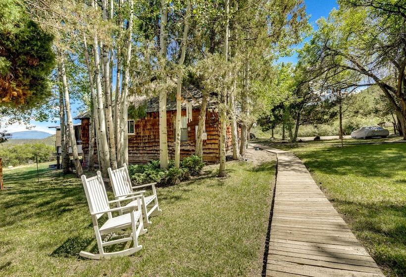 Scenic Mount Sopris View: Historic Alpine Cabin!