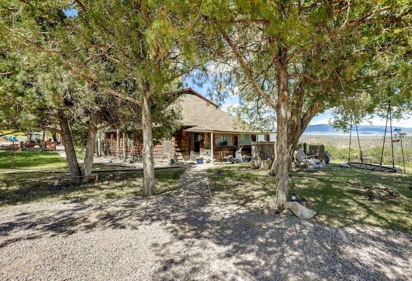Scenic Mount Sopris View: Historic Alpine Cabin!