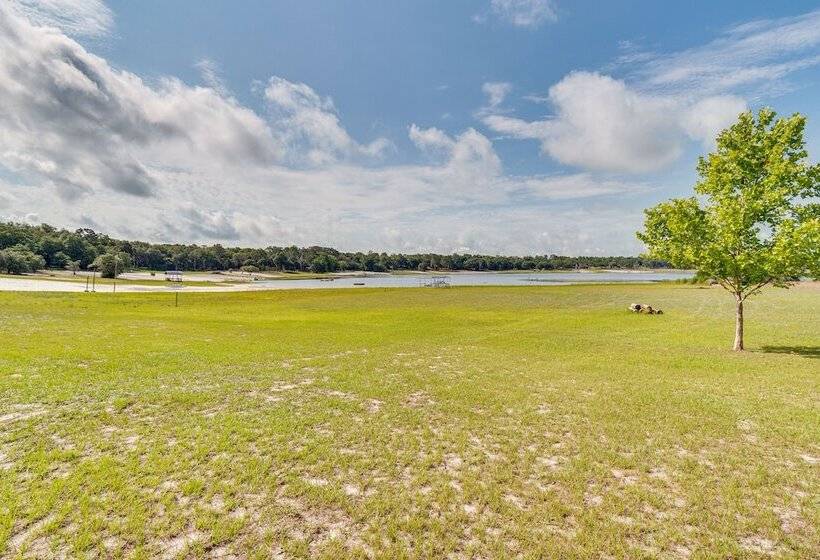 Keystone Heights Vacation Rental: On The Lake!