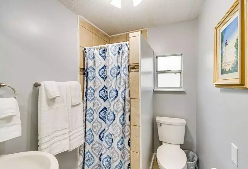 Keystone Heights Vacation Rental: On The Lake!