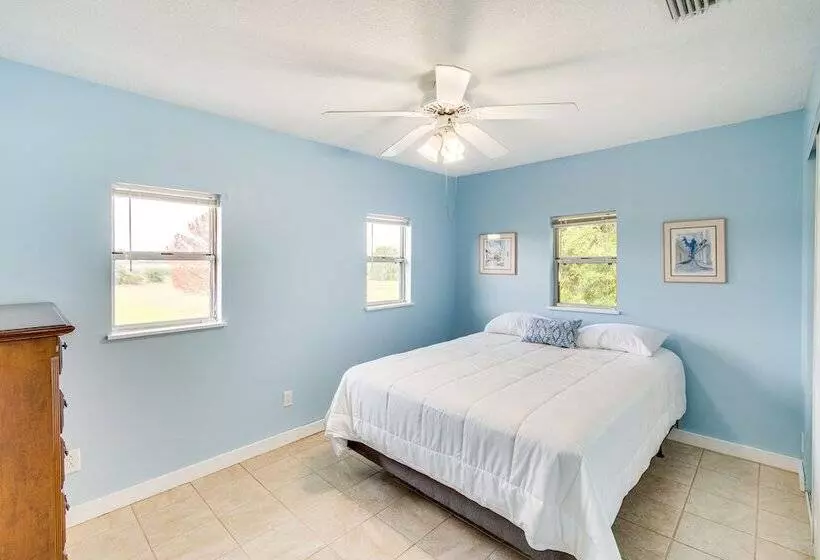Keystone Heights Vacation Rental: On The Lake!