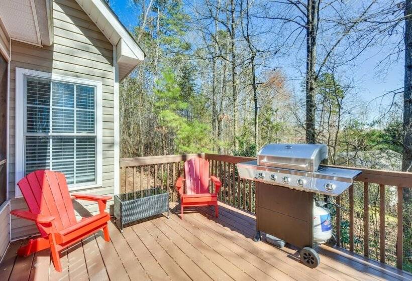 Lake Hartwell Retreat W/ 2 Tier Dock & Boat Slip!