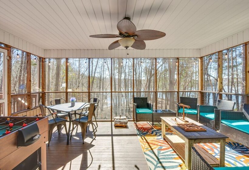 Lake Hartwell Retreat W/ 2 Tier Dock & Boat Slip!