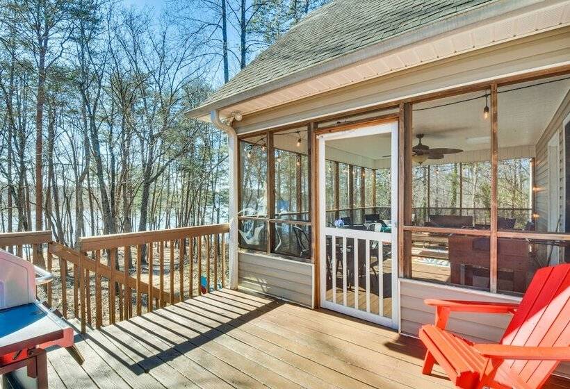 Lake Hartwell Retreat W/ 2 Tier Dock & Boat Slip!