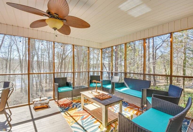Lake Hartwell Retreat W/ 2 Tier Dock & Boat Slip!