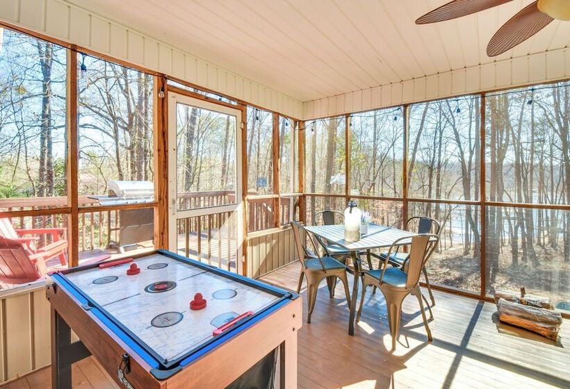 Lake Hartwell Retreat W/ 2 Tier Dock & Boat Slip!