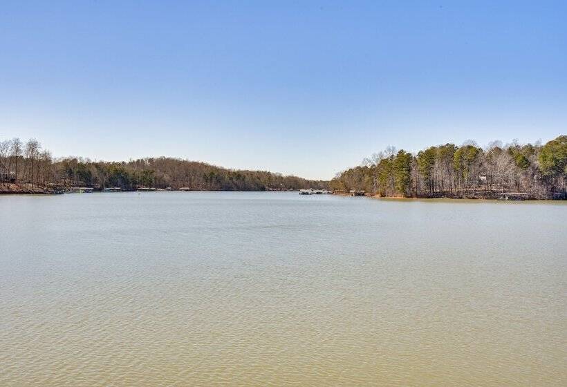 Lake Hartwell Retreat W/ 2 Tier Dock & Boat Slip!