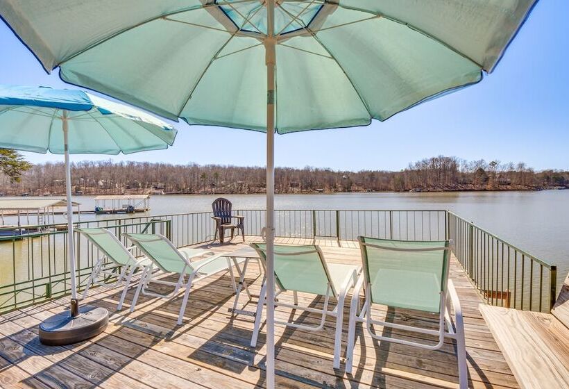 Lake Hartwell Retreat W/ 2 Tier Dock & Boat Slip!